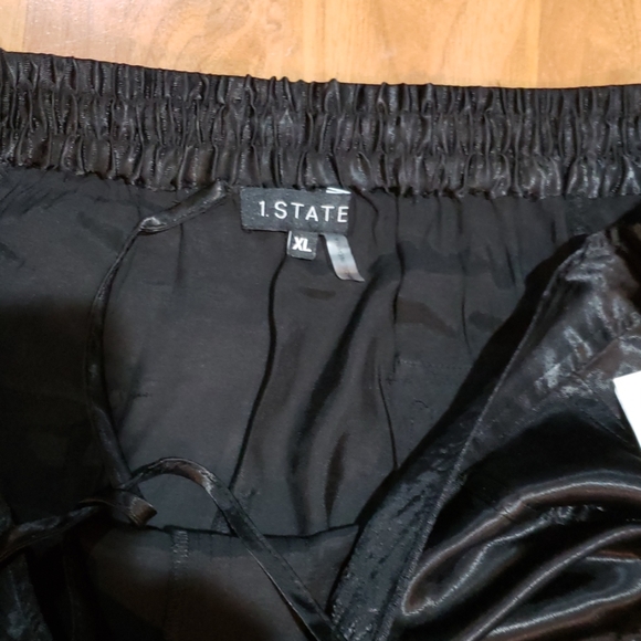 1.STATE Satin Cargo Jogger Black pants - Picture 6 of 7